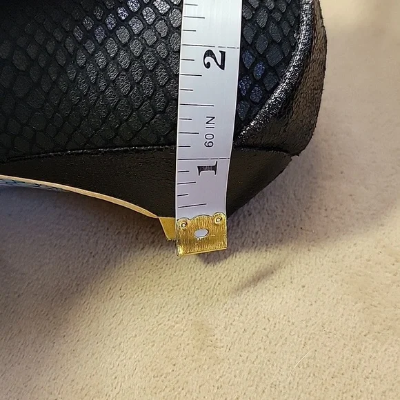 Irregular Choice Black Textured Pointed Toe Tie Front Shoes Size 42 EUC No Box - Picture 7 of 8